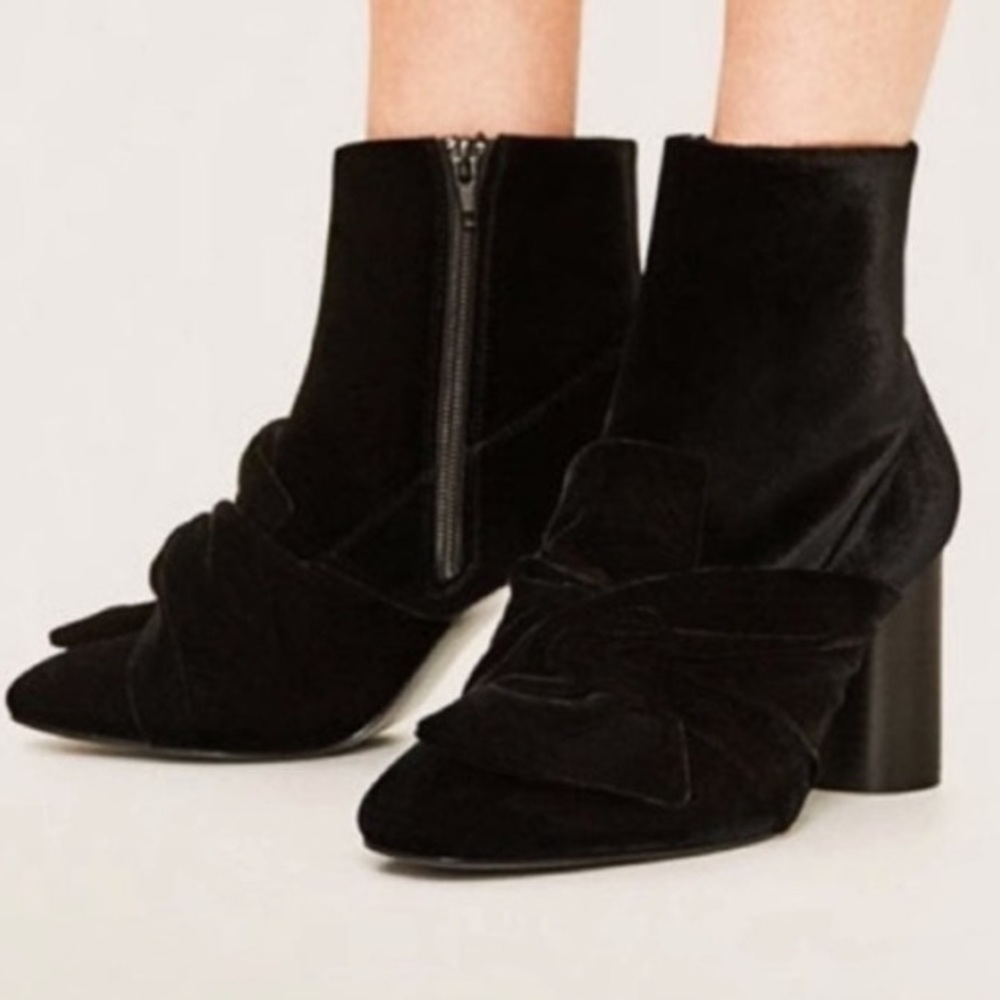 Zara Crushed Velvet Ankle‎ Bootie, Bow Detail, Size 38, EUC